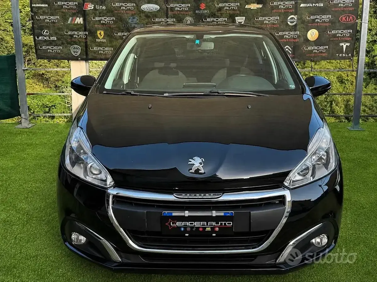 Usata Peugeot 208 75 CV (55 kW) 2017 Nero Utilitaria