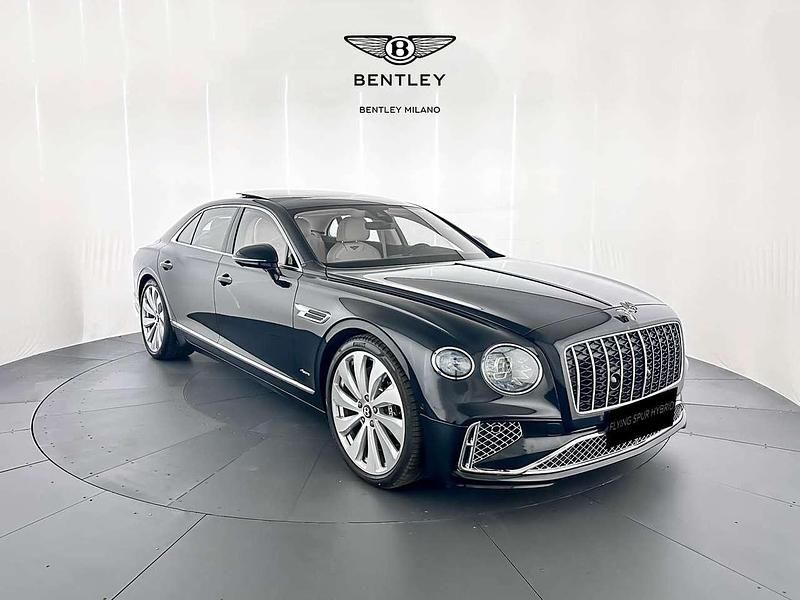 Nuova Bentley Flying Spur 782 CV (575 kW) 2026 Blu Berlina