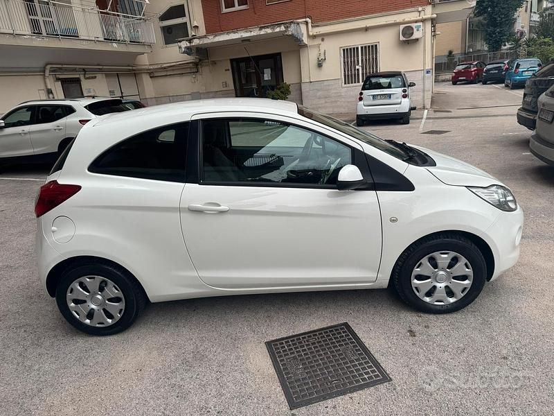 Usata Ford Ka 69 CV (50 kW) 2011 Bianco Berlina