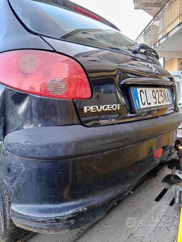Usata Peugeot 206 90 CV (66 kW) 2000 Nero Utilitaria