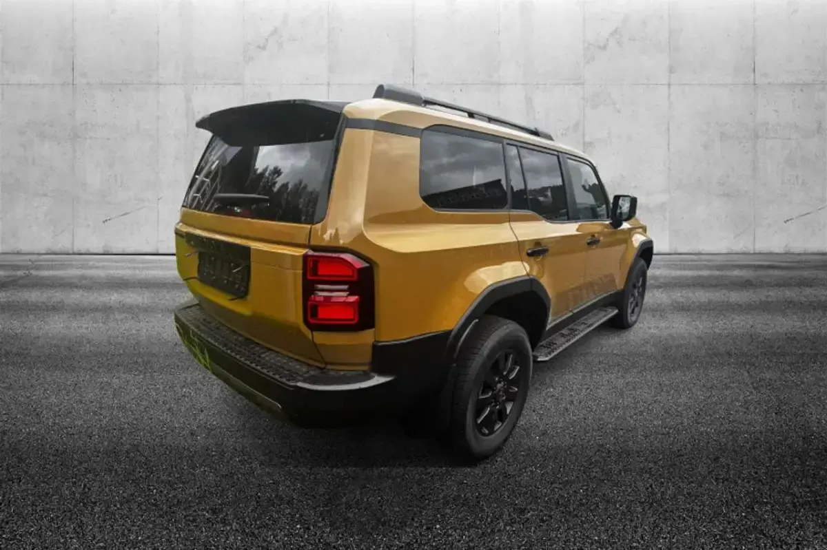 Nuova Toyota Land Cruiser Lounge 205 CV (150 kW) 2026 Marrone Station wagon