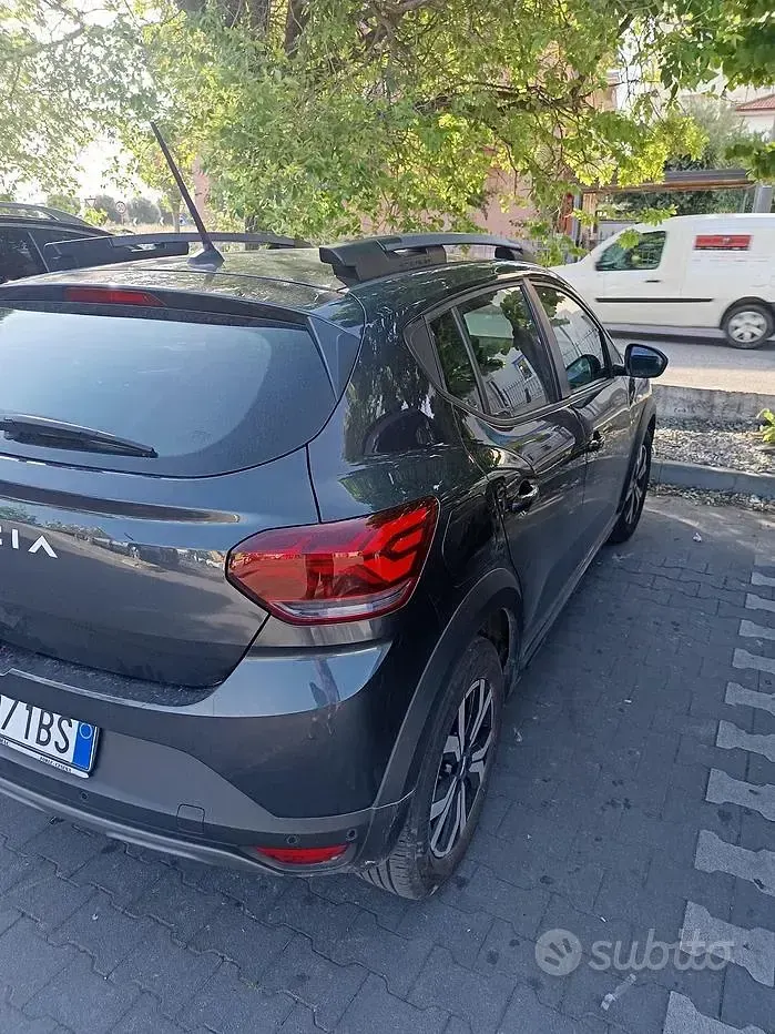 Usata Dacia Sandero 101 CV (74 kW) 2023 Grigio Berlina