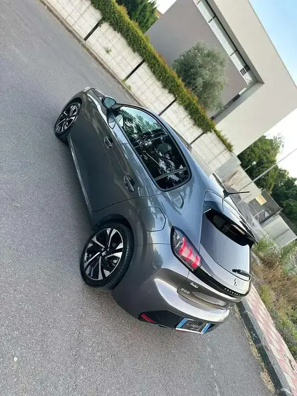 Usata Peugeot 208 Allure 102 CV (75 kW) 2020 Utilitaria