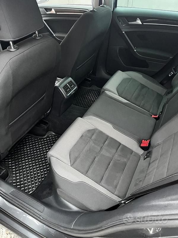 Usata VW Golf VII Executive 156 CV (114 kW) 2017 Grigio Utilitaria