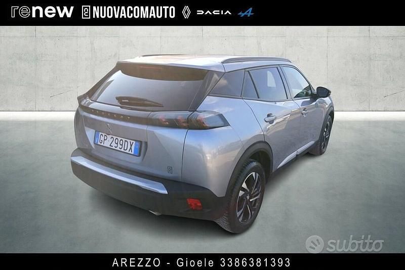 Usata Peugeot 2008 Active 131 CV (96 kW) 2023 Argento SUV