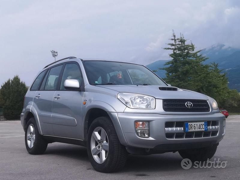 Usata Toyota RAV4 116 CV (85 kW) 2001 Grigio SUV