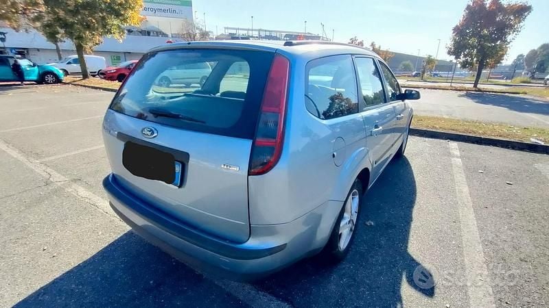 Usata Ford Focus Style 116 CV (85 kW) 2006 Blu/azzurro Station wagon