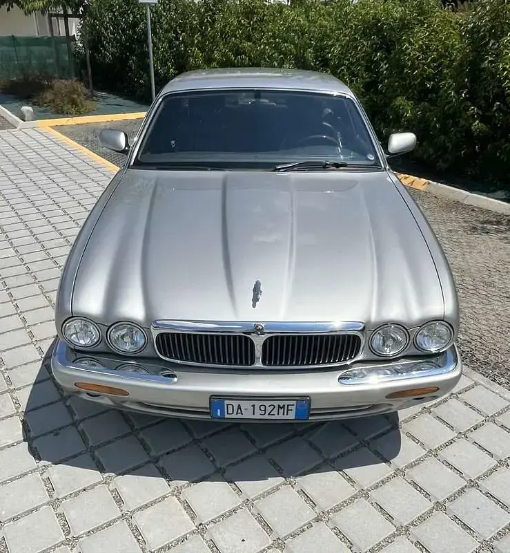 Usata Jaguar XJ8 Executive 237 CV (174 kW) 1999 Berlina