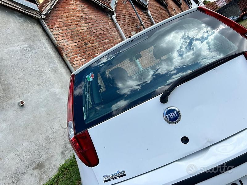Usata Fiat Punto 60 CV (44 kW) 2007 Bianco Utilitaria