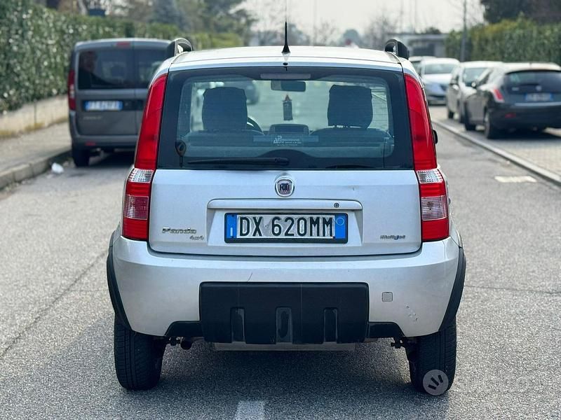 Usata Fiat Panda 4x4 69 CV (50 kW) 2009 Grigio Utilitaria