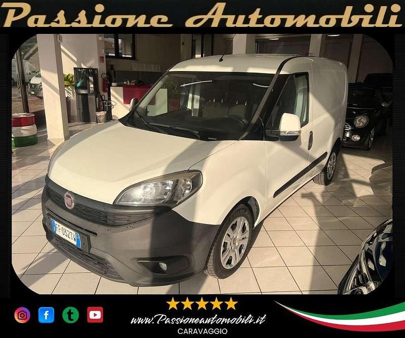 Usata Fiat Doblò 105 CV (77 kW) 2016 Bianco Monovolume