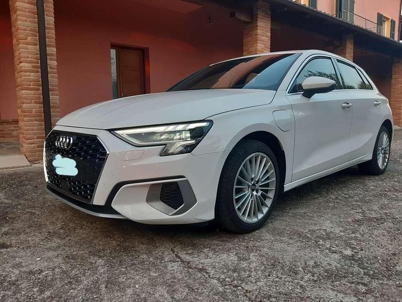 Usata 2021 Audi A3 Sportback e-tron Advanced Due volumi | 22.700 € (Buon prezzo) - Immagine 1/4