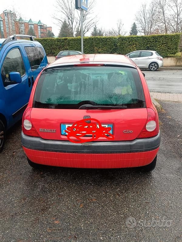 Usata Renault Clio II 2001 Rosso Utilitaria