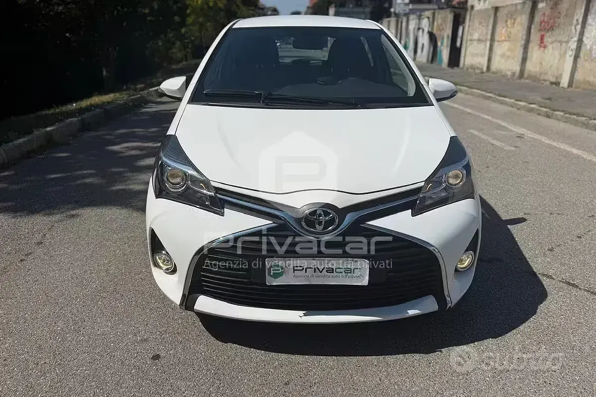Usata Toyota Yaris Active 69 CV (50 kW) 2016 Bianco Utilitaria