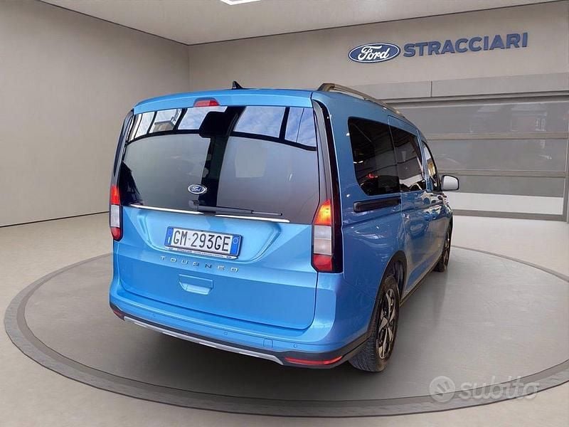 Begagnad Ford Tourneo Connect Active 102 HK (75 kW) 2023 Blå Minibuss
