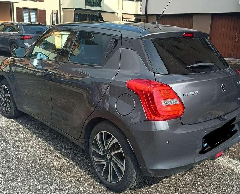 Usata Suzuki Swift 83 CV (61 kW) 2023 Grigio Utilitaria