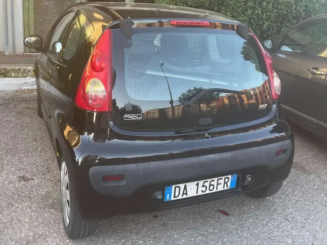 Usata Peugeot 107 68 CV (50 kW) 2006 Nero Utilitaria