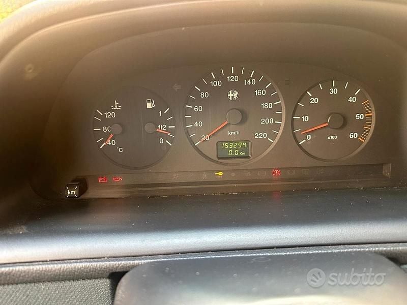 Usata Alfa Romeo 146 90 CV (66 kW) 1997 Nero Utilitaria