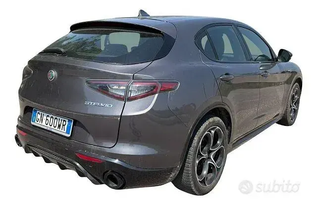 Usata Alfa Romeo Stelvio Veloce 209 CV (153 kW) 2023 Grigio SUV