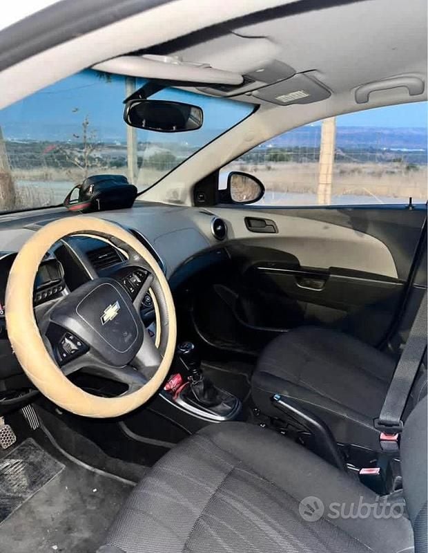 Usata Chevrolet Aveo 84 CV (61 kW) 2012 Bianco Berlina
