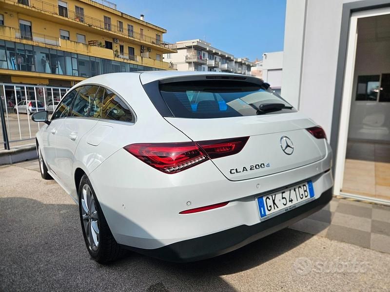 Usata Mercedes CLA200 Shooting Brake Executive 150 CV (110 kW) 2022 Bianco Station wagon