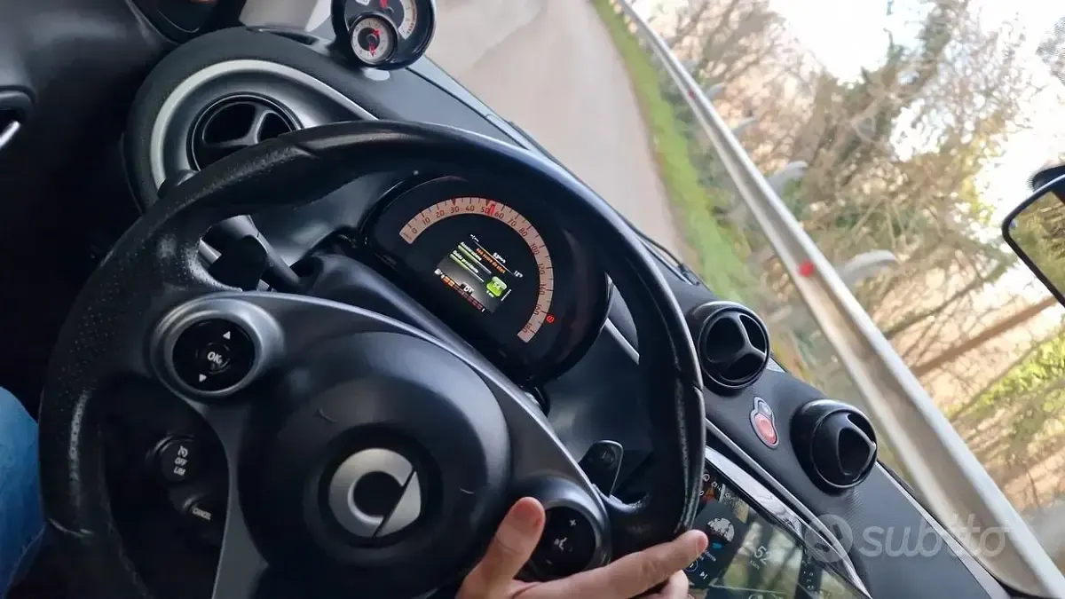 Usata Smart ForTwo Cabrio 90 CV (66 kW) 2016 Nero Cabrio