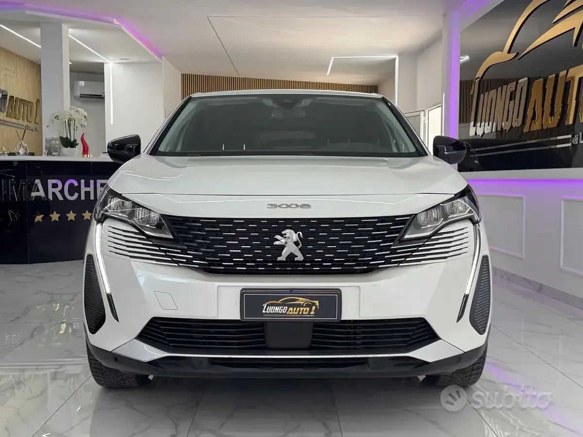 Usata Peugeot 3008 Allure 131 CV (96 kW) 2022 Bianco SUV