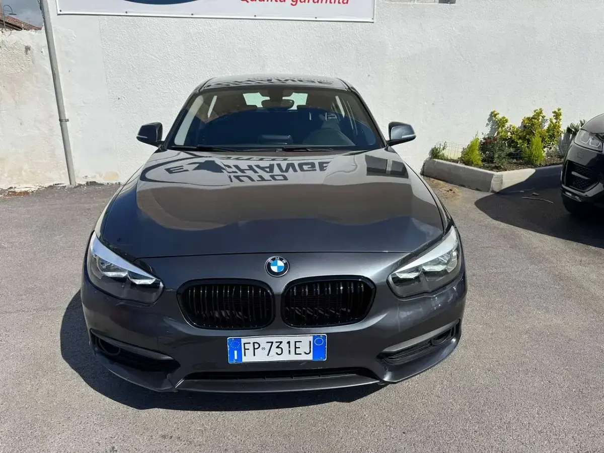 Usata BMW 118 150 CV (110 kW) 2018 Grigio Utilitaria