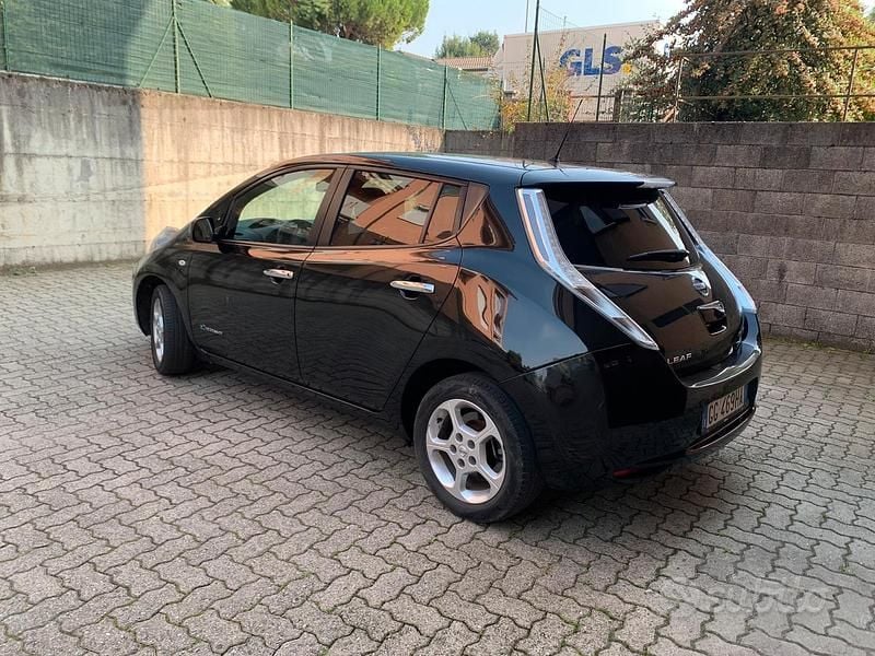 Usata Nissan Leaf 80 kW (109 CV) 2017 Nero Utilitaria