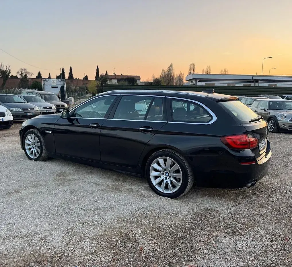 Usata BMW 525 Efficient Dynamics 218 CV (160 kW) 2013 Nero Station wagon