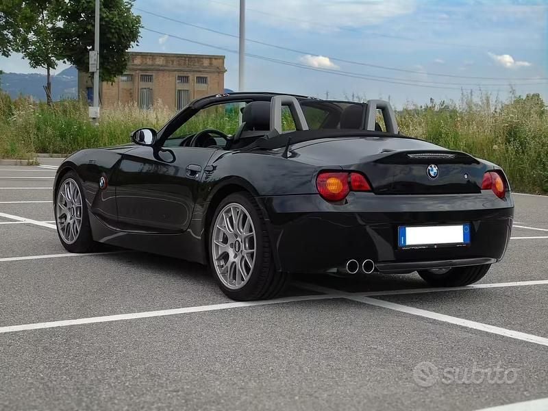 Begagnad BMW Z4 Efficient Dynamics 192 HK (141 kW) 2003 Svart Cab