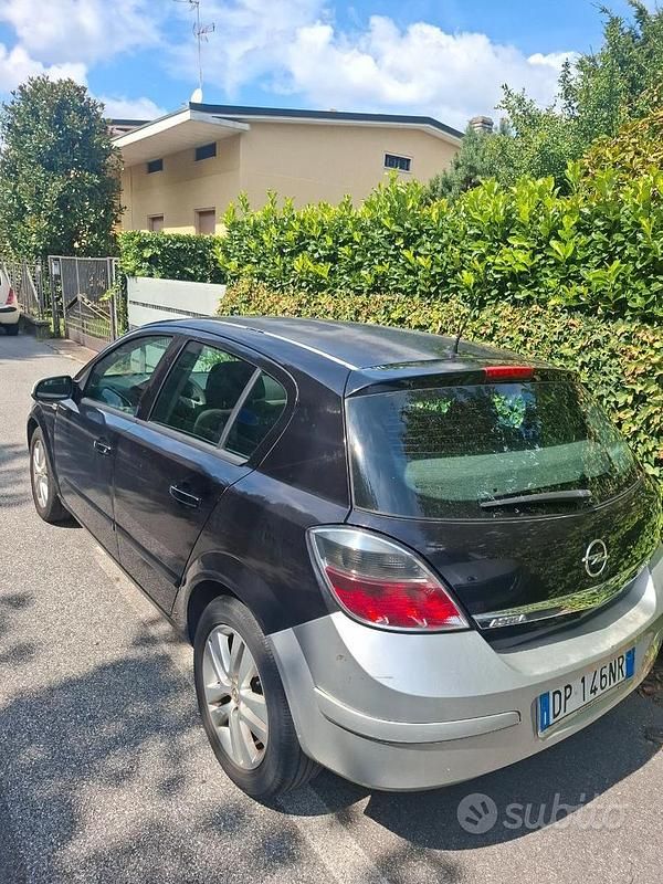 Brugt Opel Astra 60 HK (44 kW) 2009 Sort Hatchback