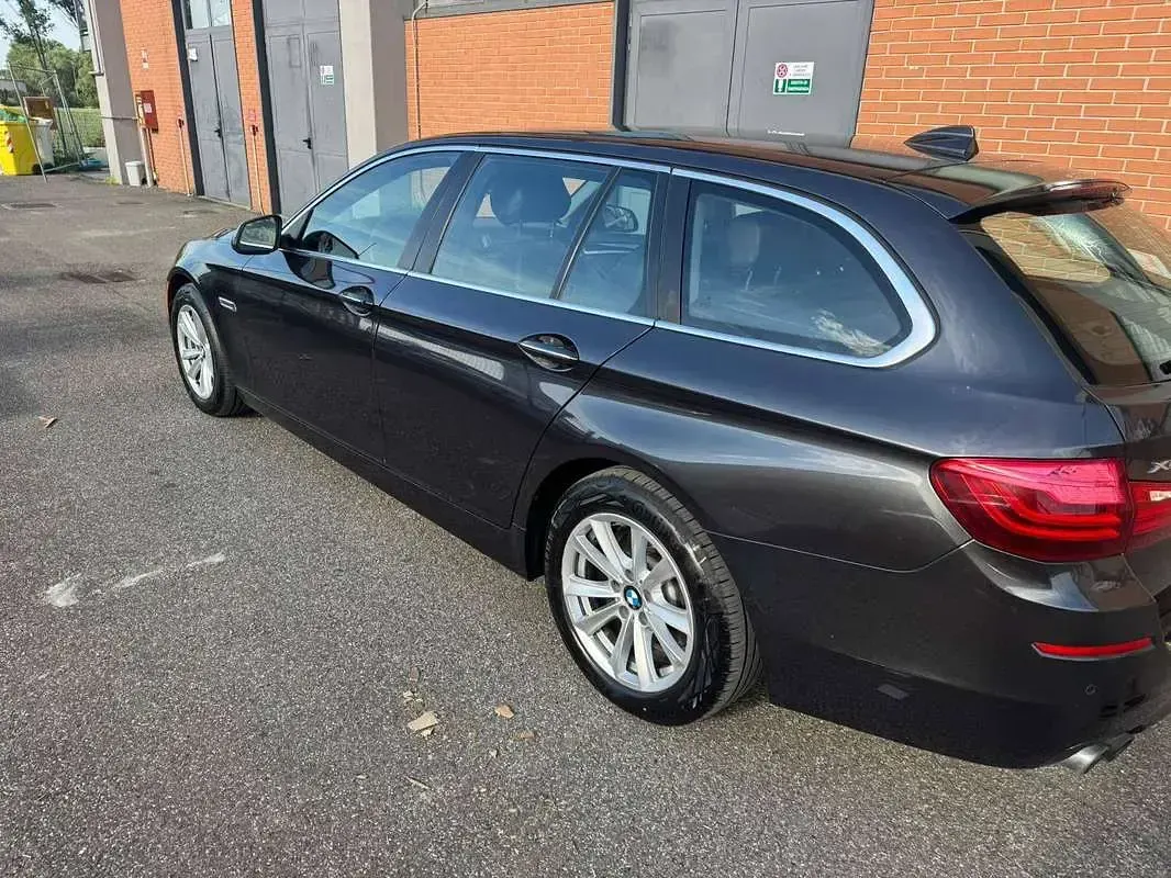 Begagnad BMW 520 190 HK (139 kW) 2014 Svart Kombi