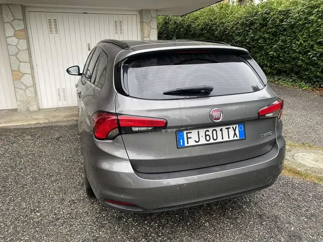 Usata Fiat Tipo Lounge 120 CV (88 kW) 2017 Grigio Station wagon