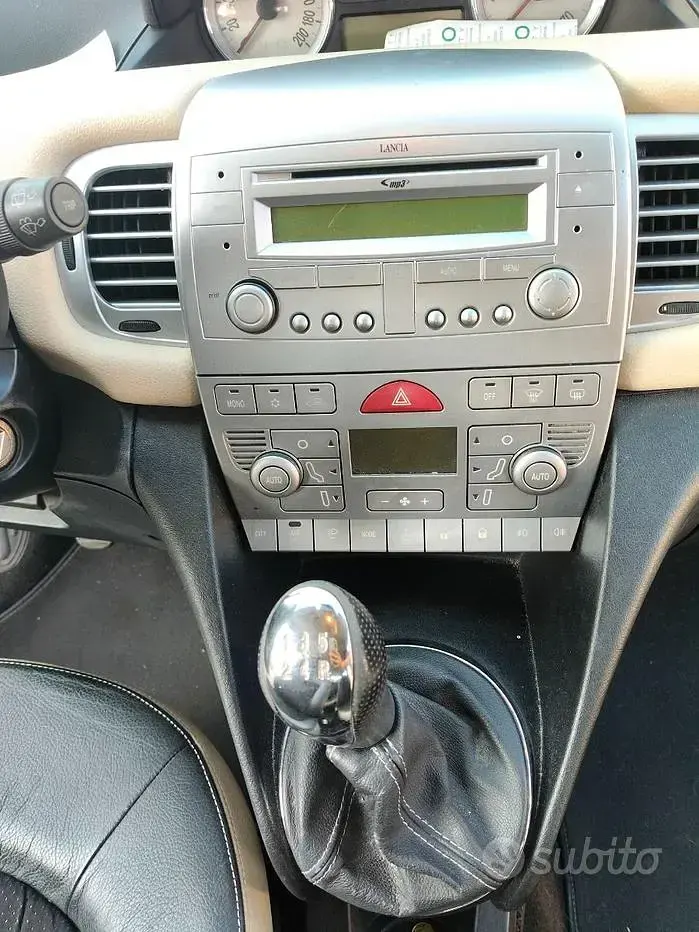Usata Lancia Ypsilon 69 CV (50 kW) 2009 Grigio Utilitaria