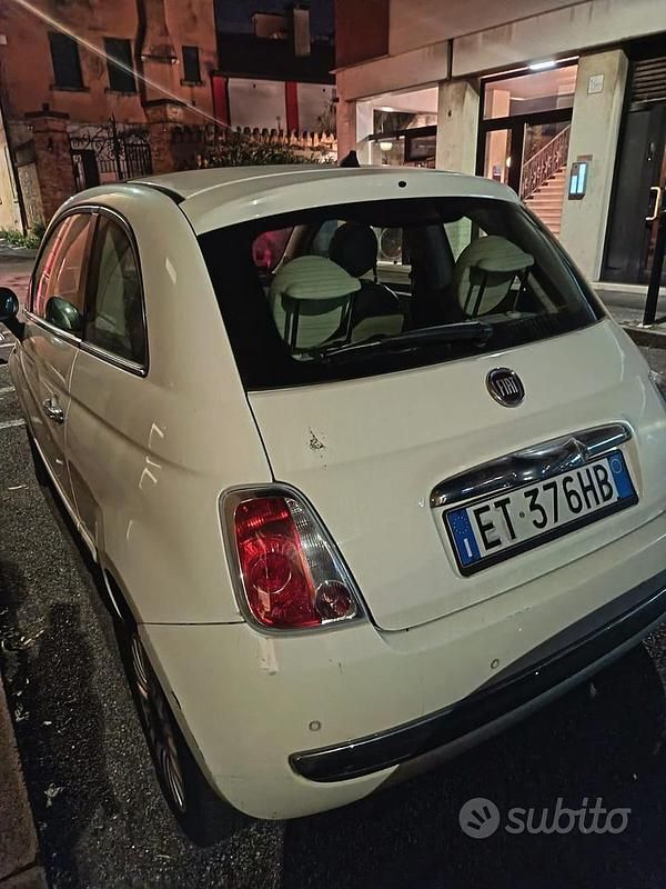 Bianco Usata 2013 Fiat 500 Tre volumi | 7000 € (Buon prezzo) - Immagine 1/4