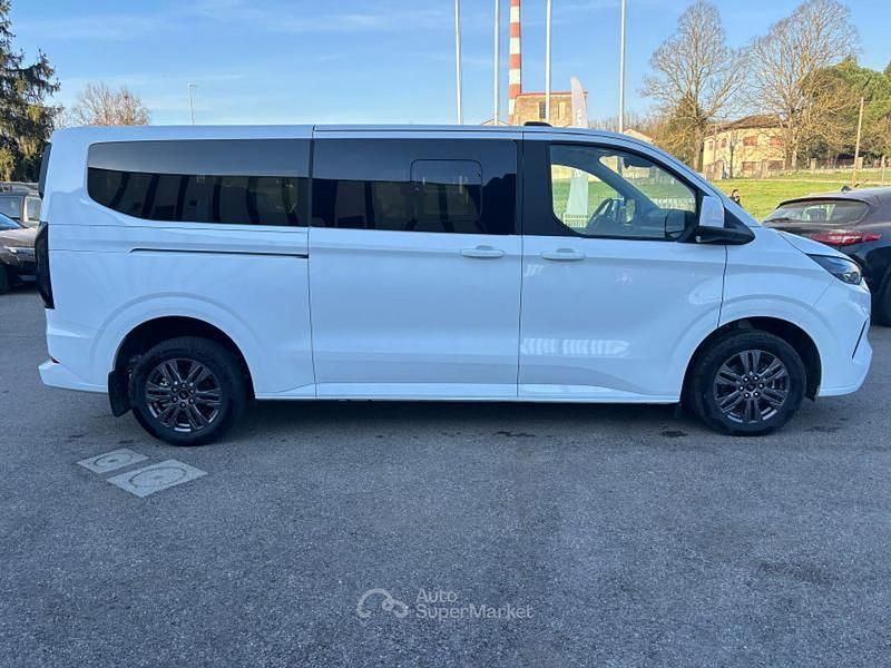 Nuova Ford Tourneo Custom Titanium 136 CV (100 kW) 2026 Bianco Furgone