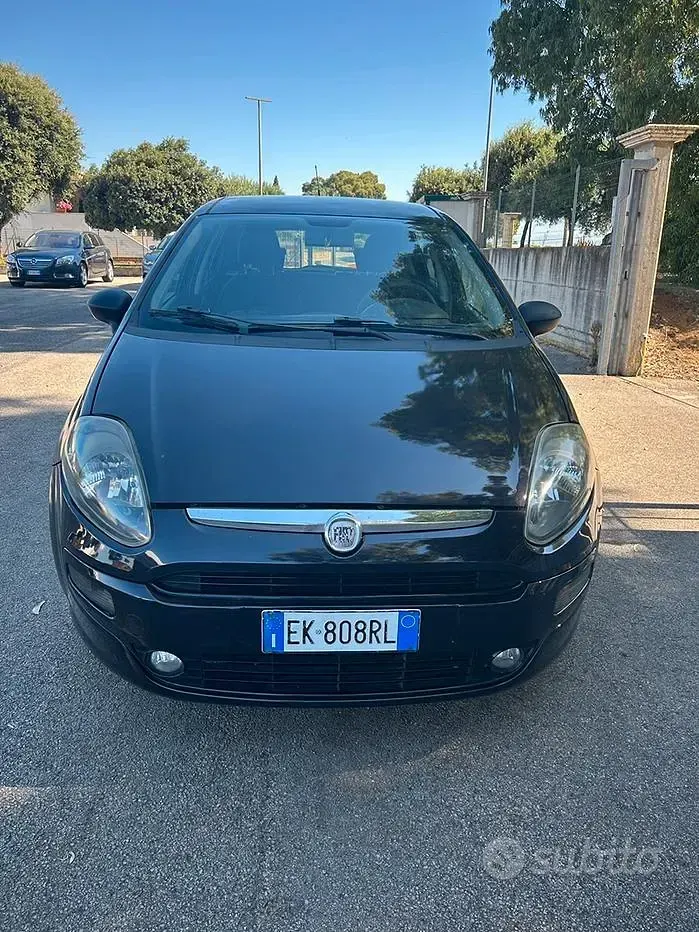 Usata Fiat Grande Punto 75 CV (55 kW) 2011 Nero Utilitaria