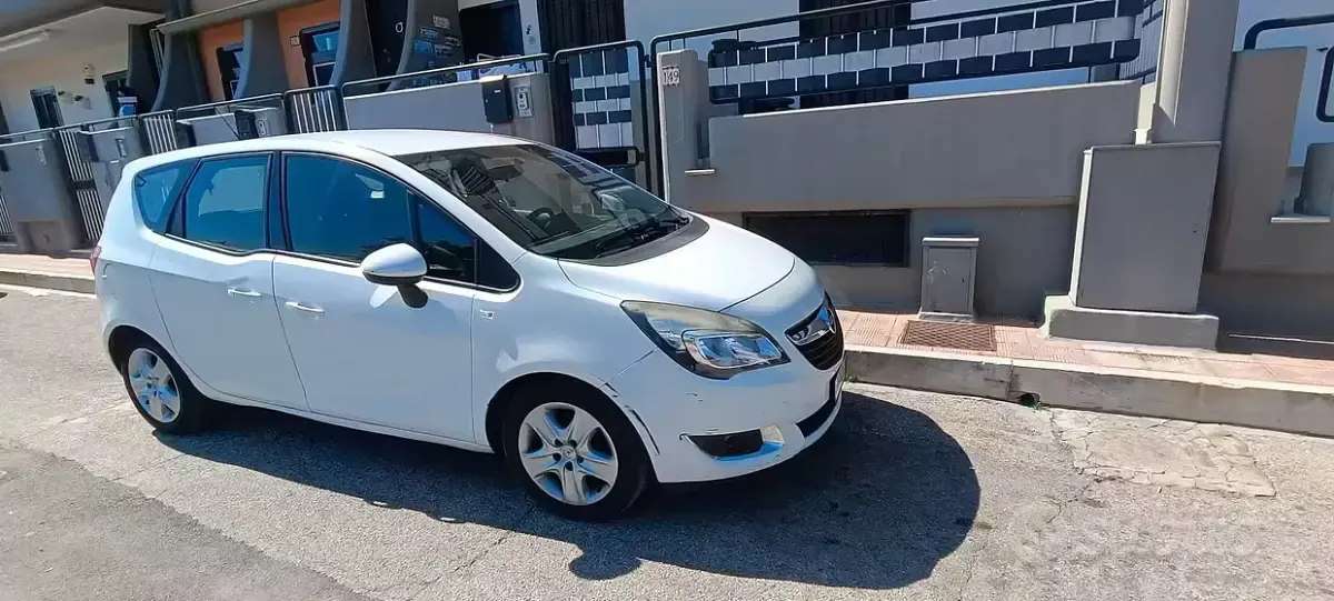 Usata Opel Meriva 120 CV (88 kW) 2016 Bianco Monovolume
