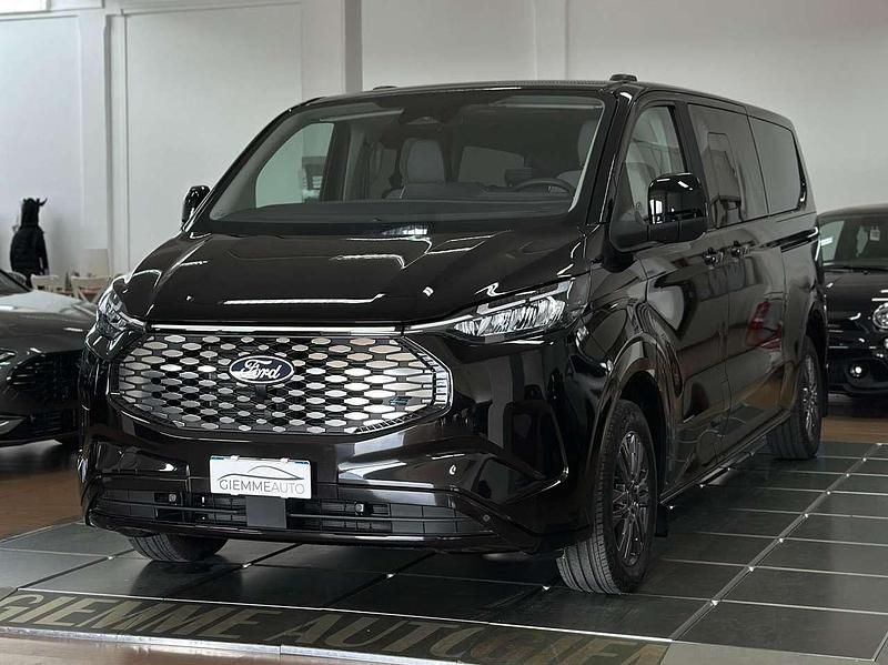 Nuova Ford Tourneo Custom Titanium 160 kW (218 CV) 2025 Agate black Furgone