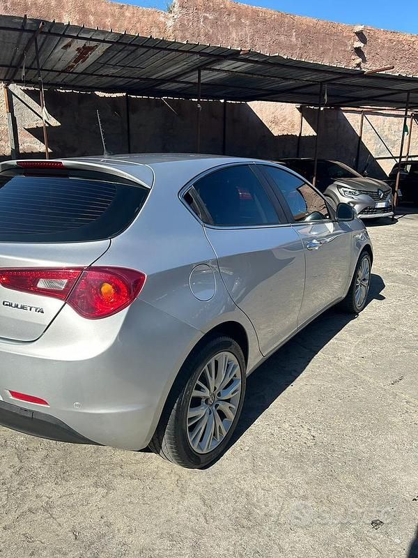 Usata Alfa Romeo Giulietta Super 120 CV (88 kW) 2016 Grigio Utilitaria