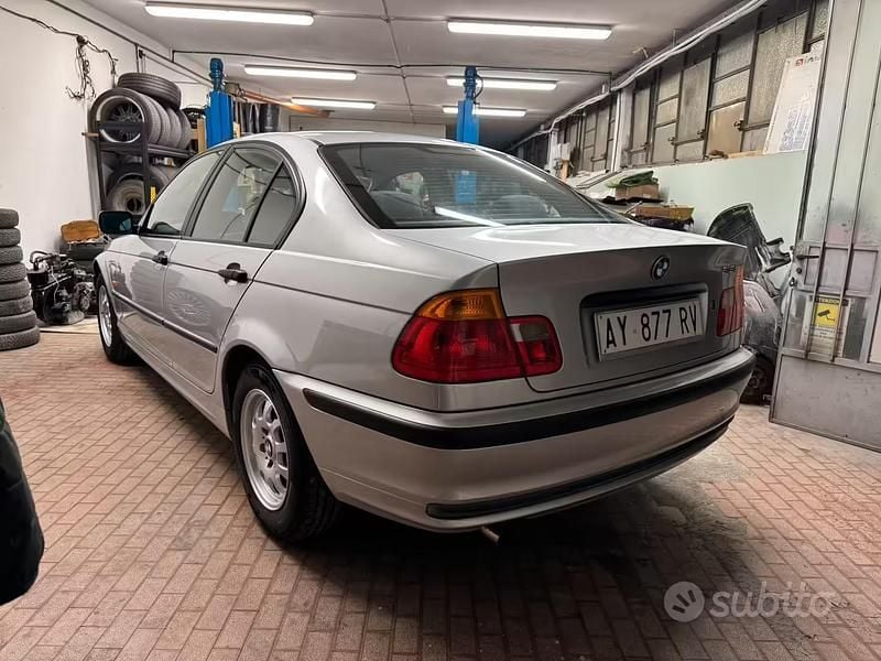 Usata BMW 318 118 CV (86 kW) 1998 Grigio Berlina