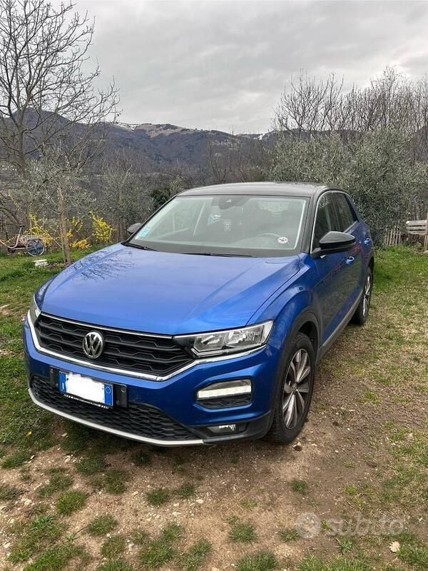 Usata VW T-Roc Style 116 CV (85 kW) 2018 Blu SUV