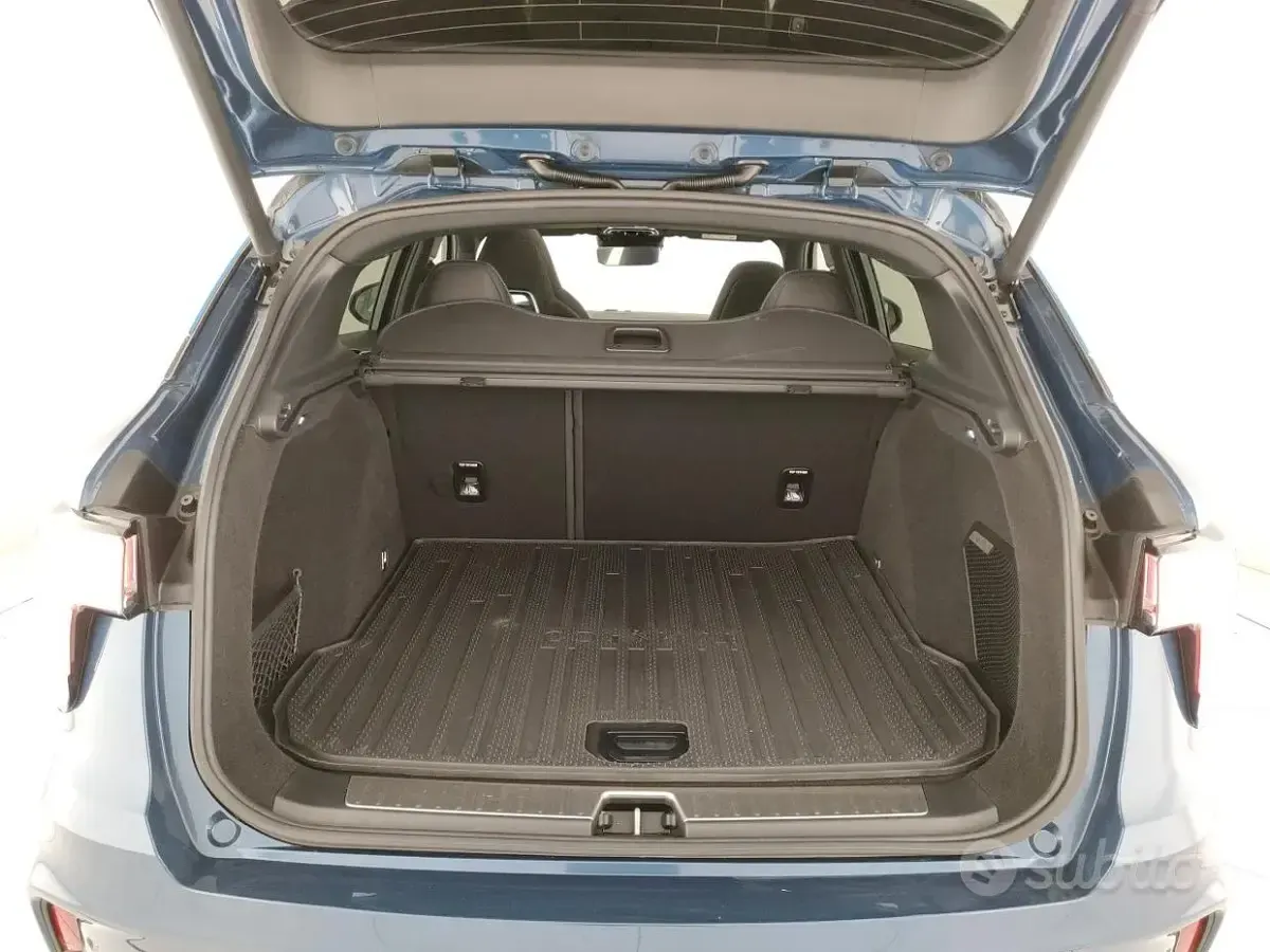 Usata Lynk & Co 01 179 CV (131 kW) 2024 Blu SUV