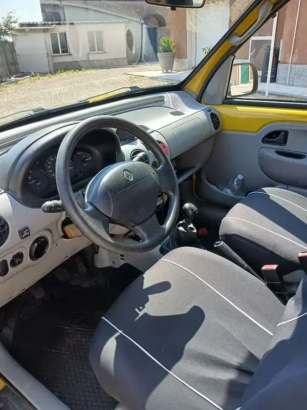 Usata Renault Kangoo Privilege 75 CV (55 kW) 2002 Monovolume