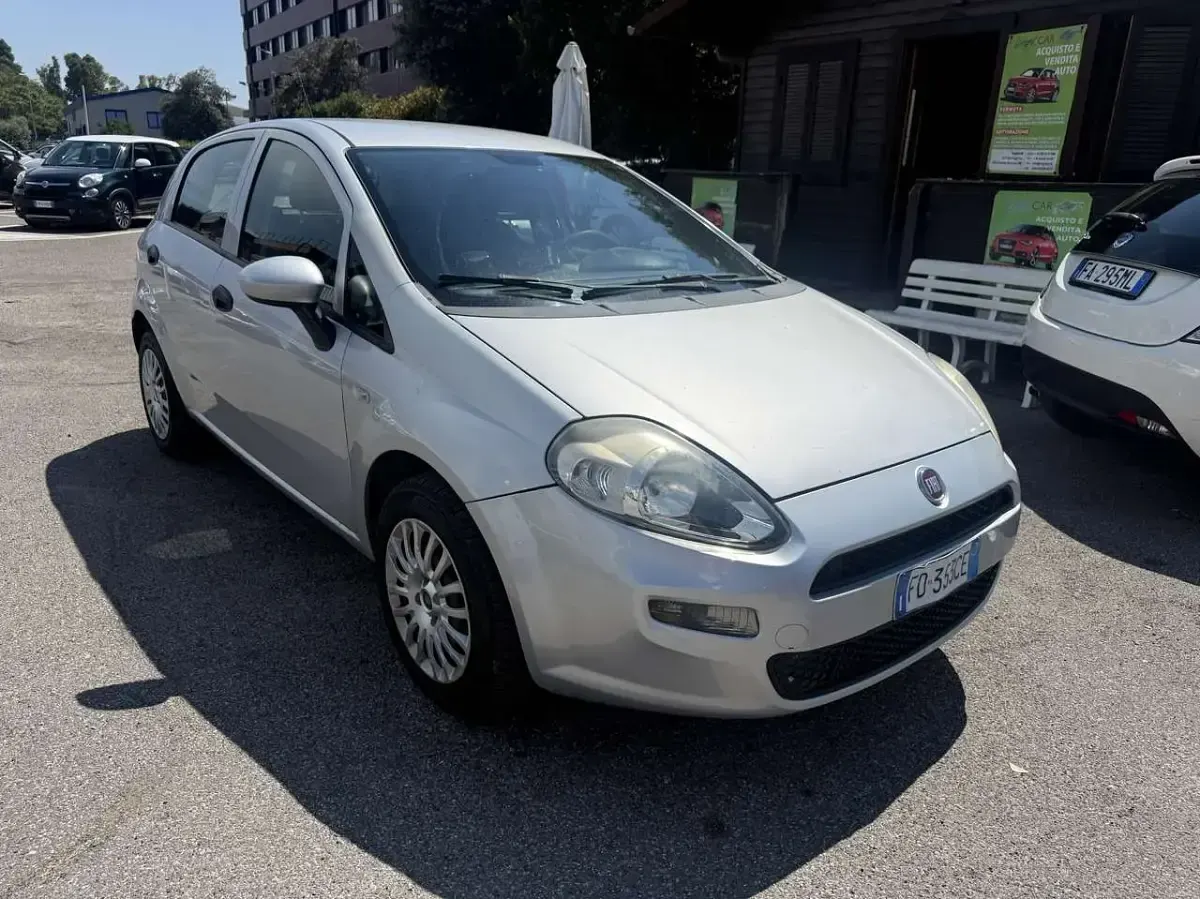 Usata Fiat Grande Punto 77 CV (56 kW) 2016 Argento Utilitaria