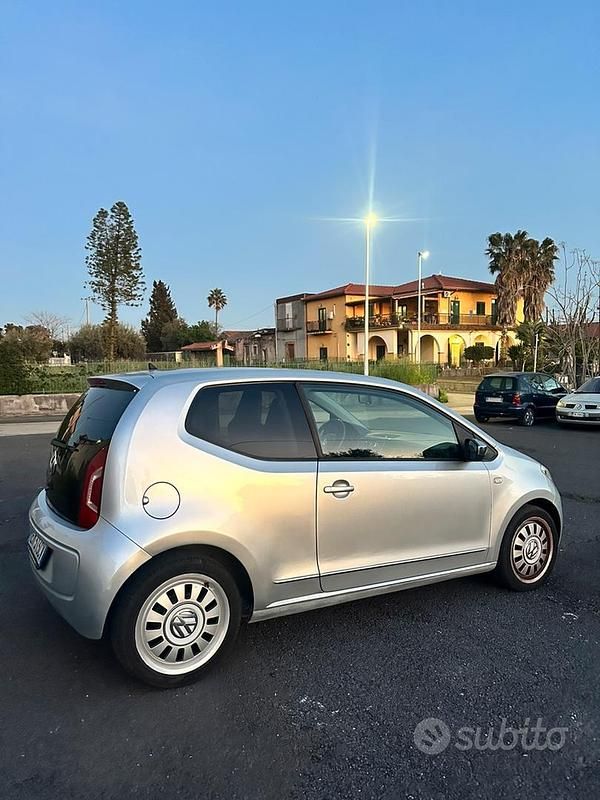 Usata VW up! 75 CV (55 kW) 2012 Grigio Utilitaria