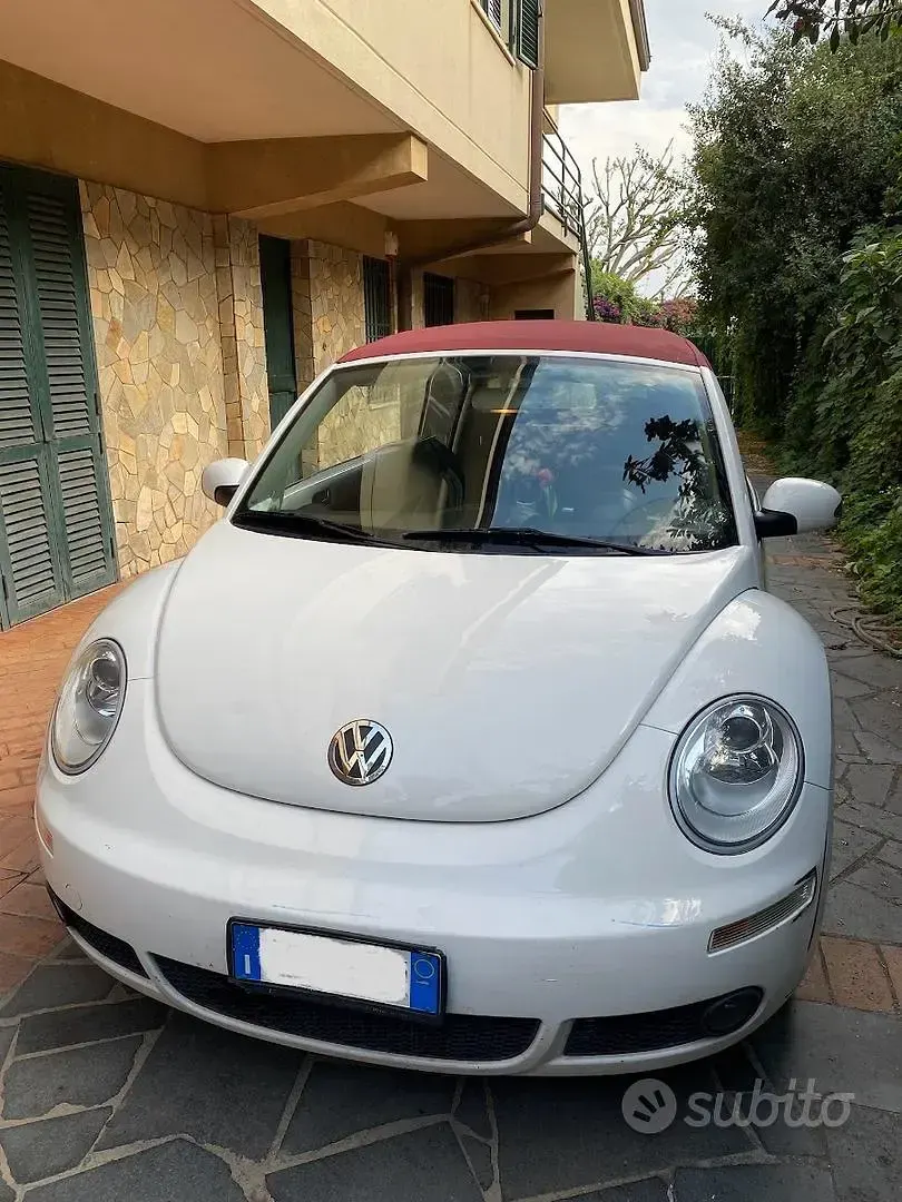 Usata VW New Beetle 75 CV (55 kW) 2010 Bianco Utilitaria