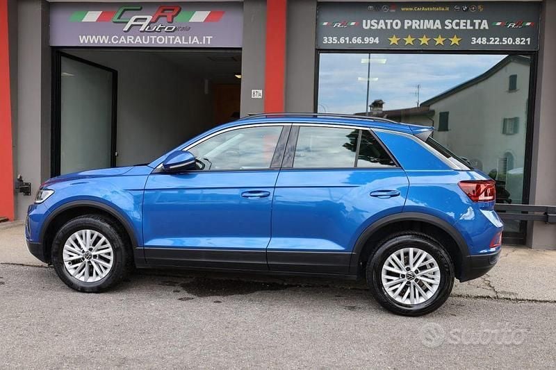 Usata VW T-Roc R-line 150 CV (110 kW) 2024 Ravenna blue / metallizzato SUV