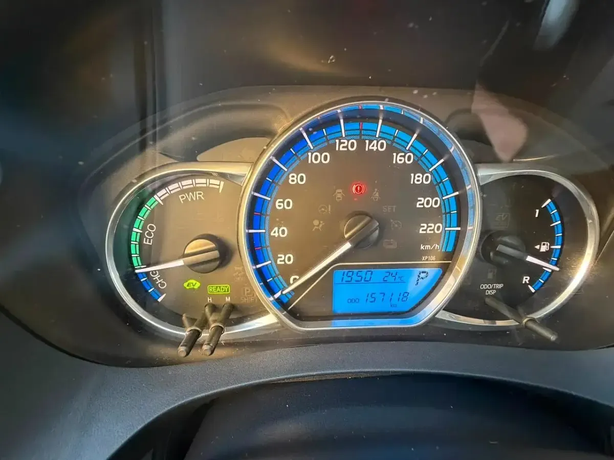 Usata Toyota Yaris Hybrid Active 74 CV (54 kW) 2015 Grigio Berlina